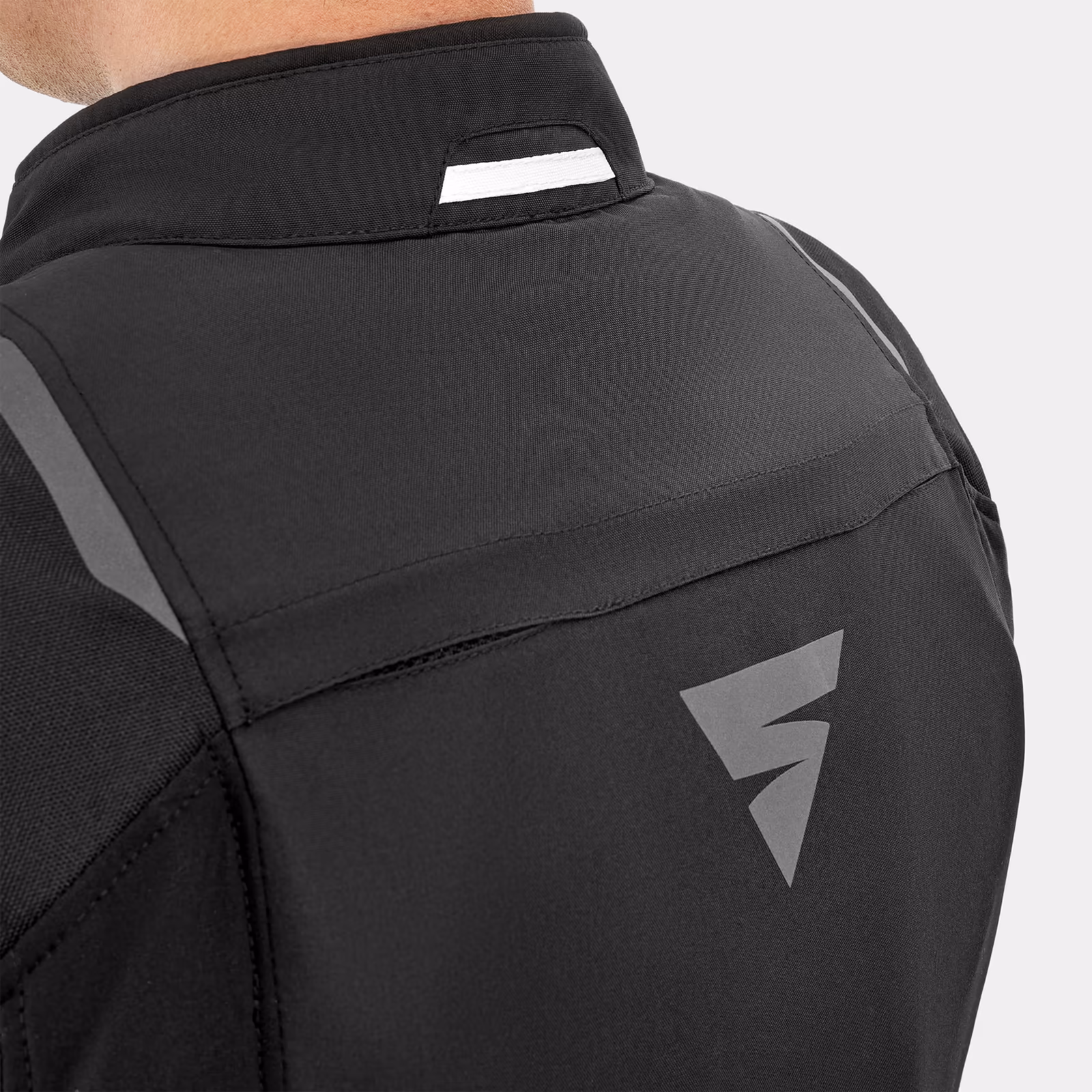 09_SHIMA_SOLID 2-0_JKT_WHITE_MEN_2500x2500