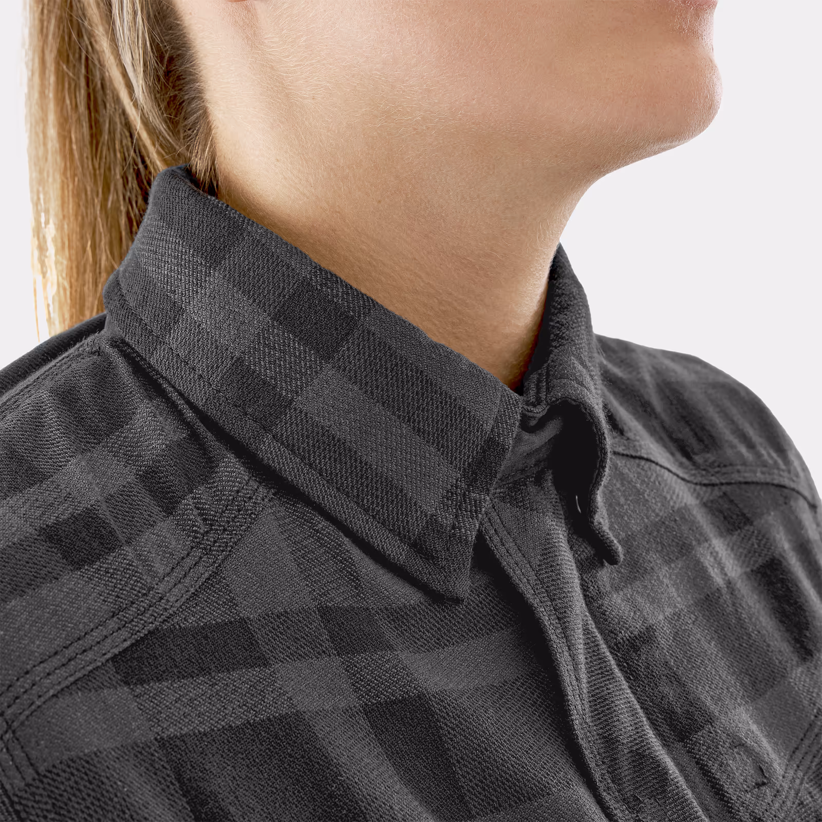 10_SHIMA_RENEGADE_JKT_BLACK_LADY_2500x2500