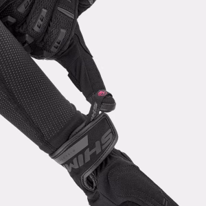 10_SHIMA_STREAM_BLACK_LADY_GLV