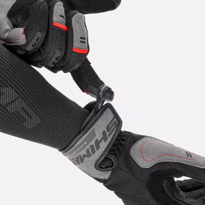 10_SHIMA_STREAM_RED_MEN_GLV_2500x2500