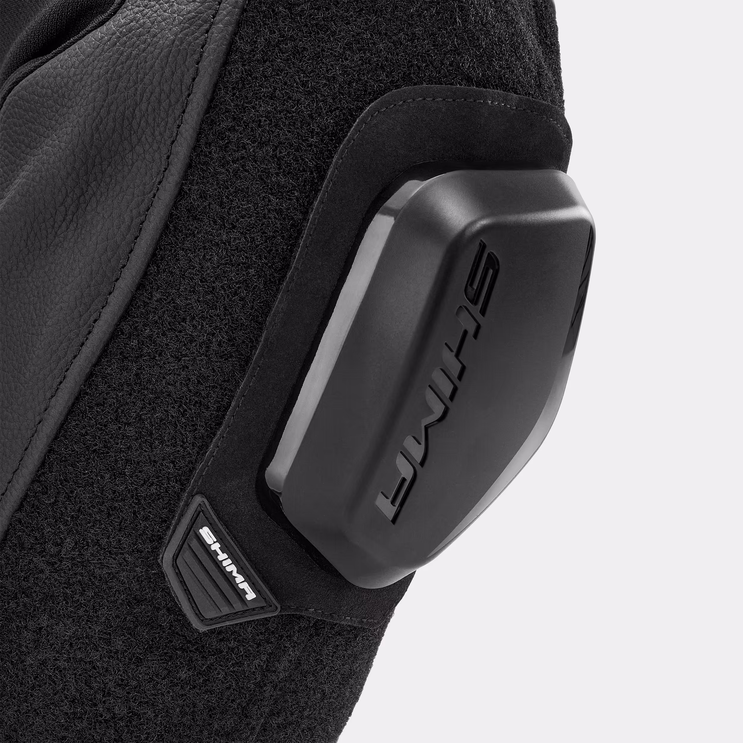 10_SHIMA_STR_2_PNT_MEN_BRIGHT RED_2500x2500