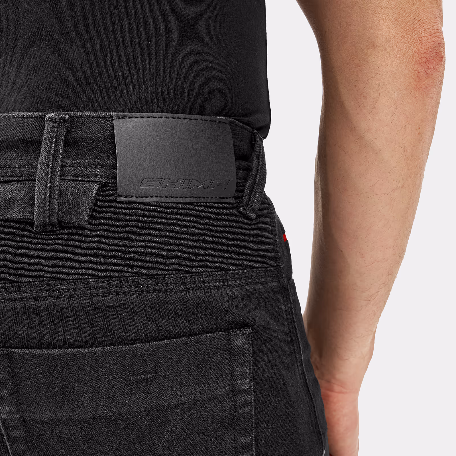 10_SHIMA_ZENITH_BLACK_MEN_LABEL_BACK