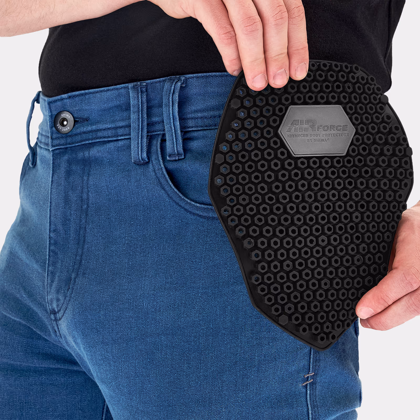 11_SHIMA_ZENITH_BLUE_MEN_HIP_PROTECTOR_2500x2500