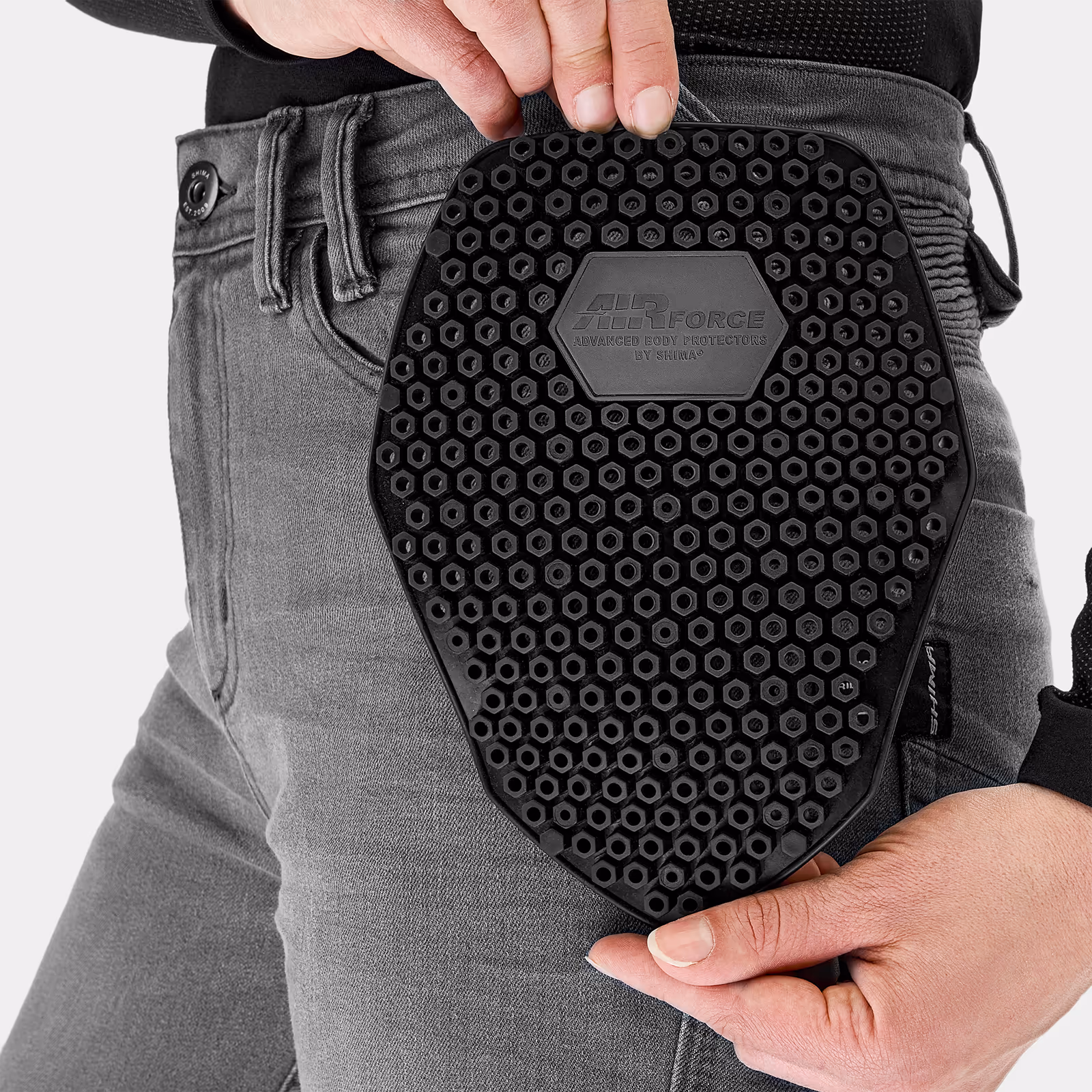 11_SHIMA_ZENITH_GREY_LADY_HIP_PROTECTOR_2500x2500