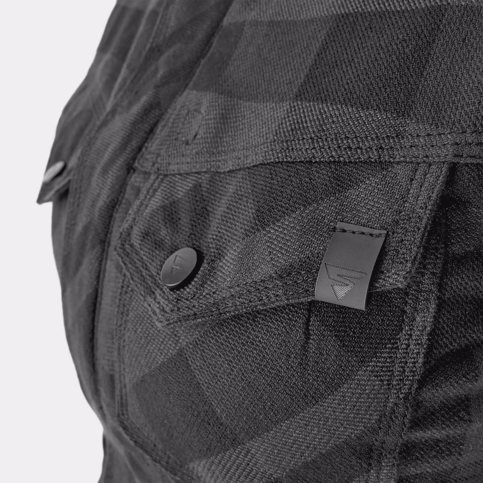 13_SHIMA_RENEGADE_JKT_BLACK_LADY_2500x2500