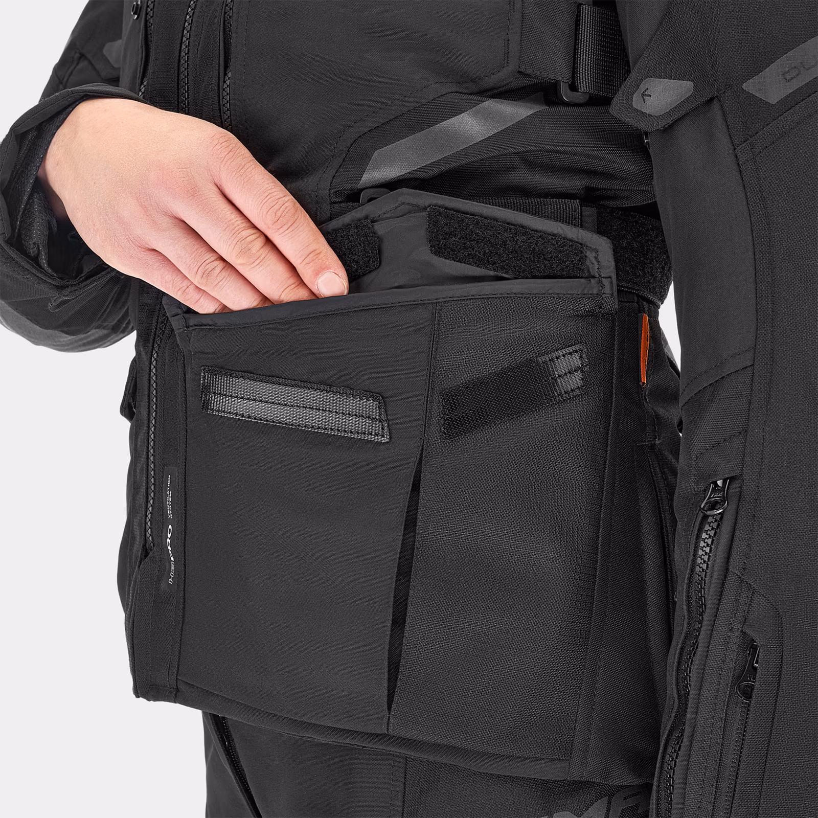 15_SHIMA_DUNE_BLACK_LADY_JKT_POCKET