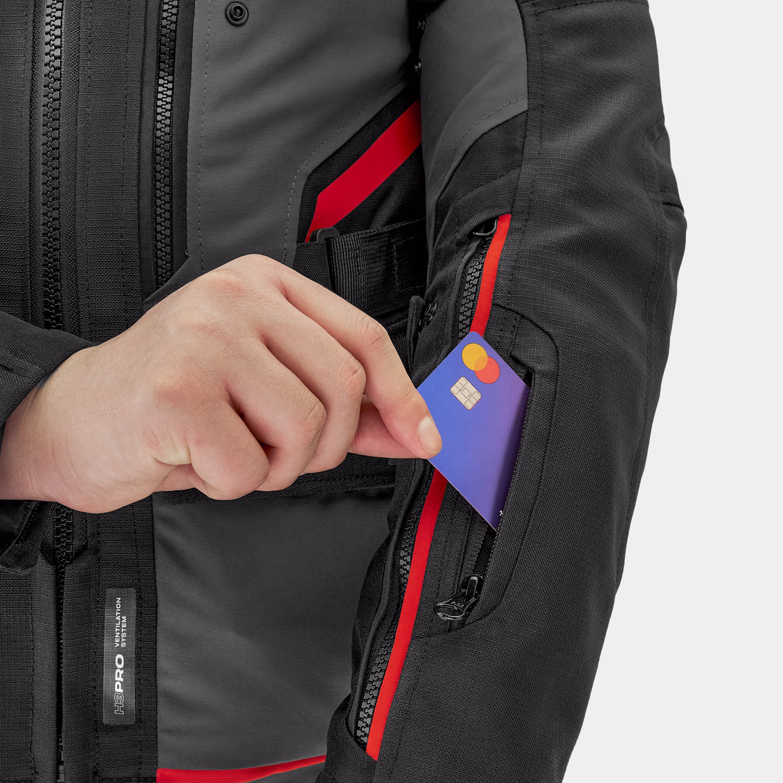 15_SHIMA_DUNE_RED_MEN_JKT_POCKET_2500