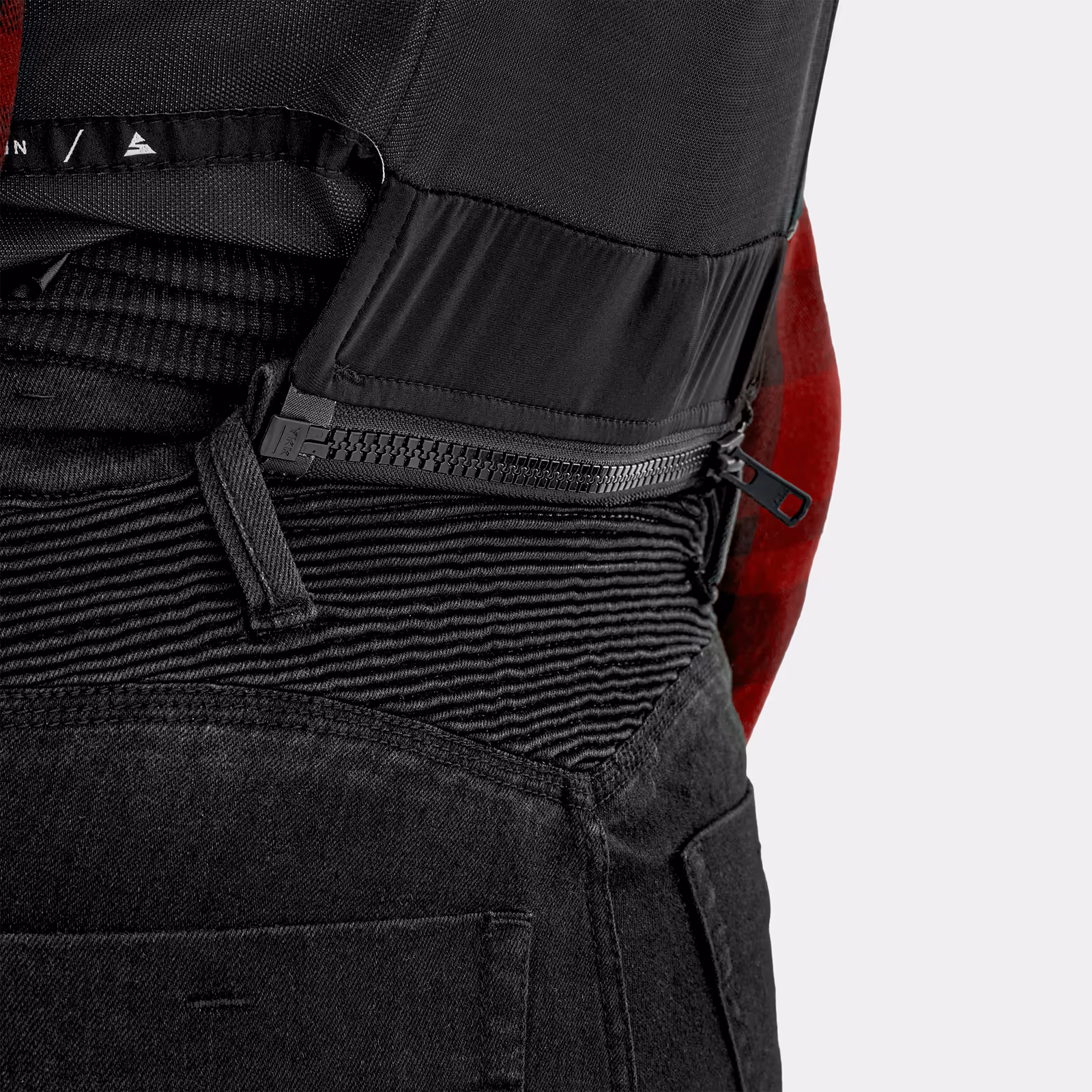 17_SHIMA_RENEGADE_JKT_RED_LADY_2500x2500