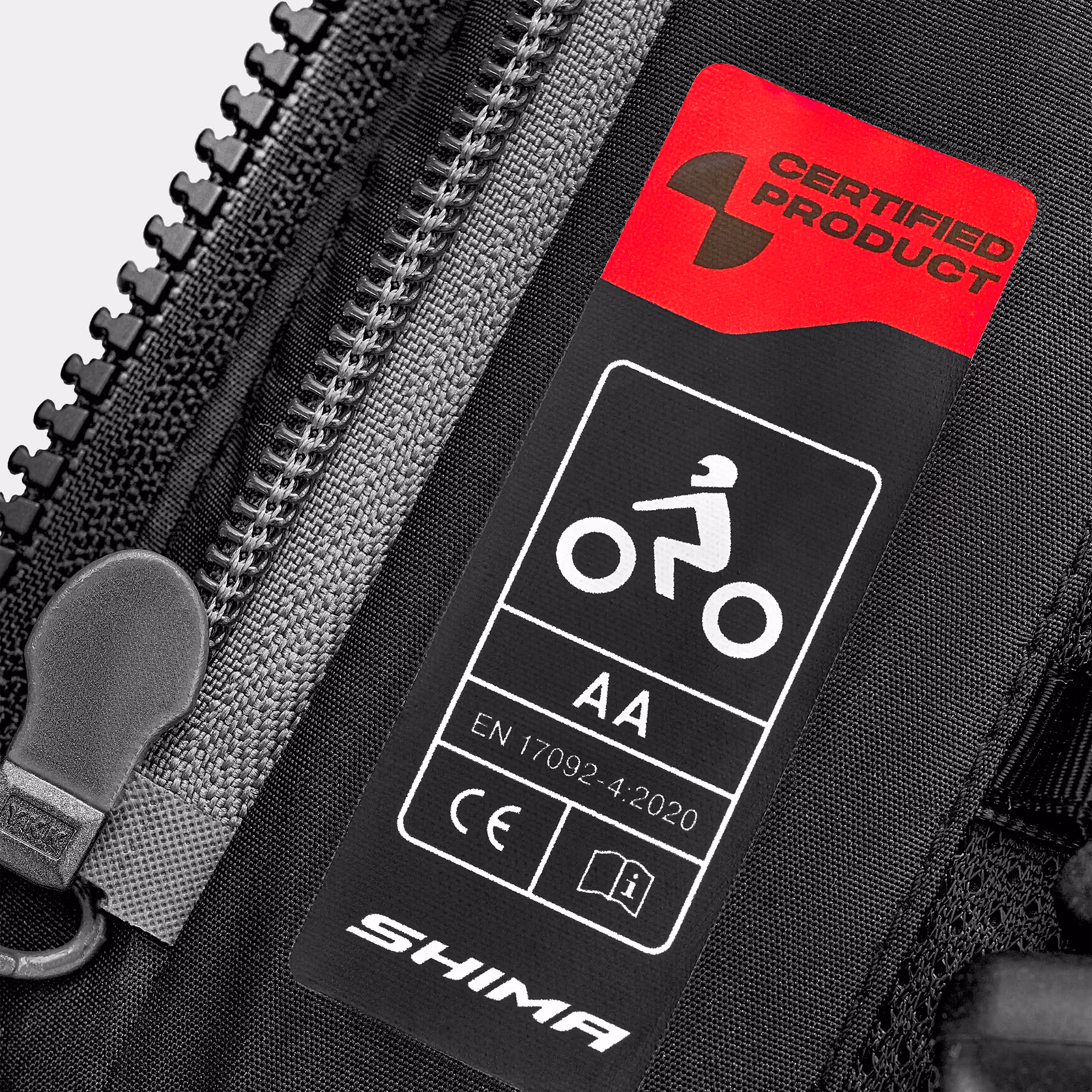 20_SHIMA_DUNE_RED_MEN_JKT_LABEL_AA_2500