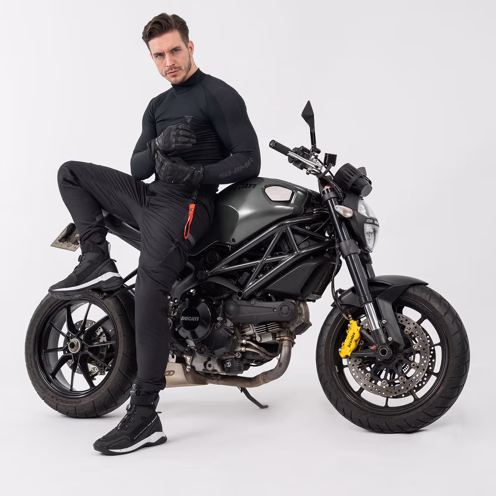 shima_Akira_pants_Black_Men_1500x1500_02_Motorcycle_trousers