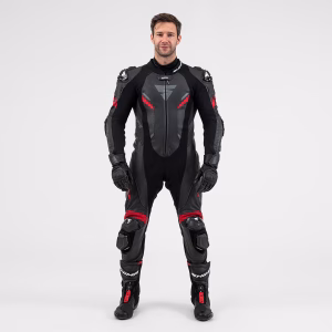shima_HyperRS_Black_Red_1500x1500_01_Motorcycle_Suit