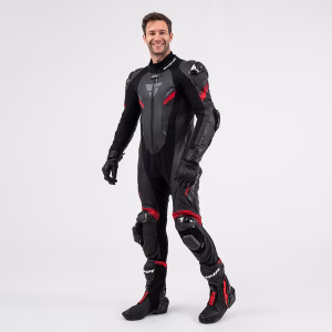 shima_HyperRS_Black_Red_1500x1500_03_Motorcycle_Suit